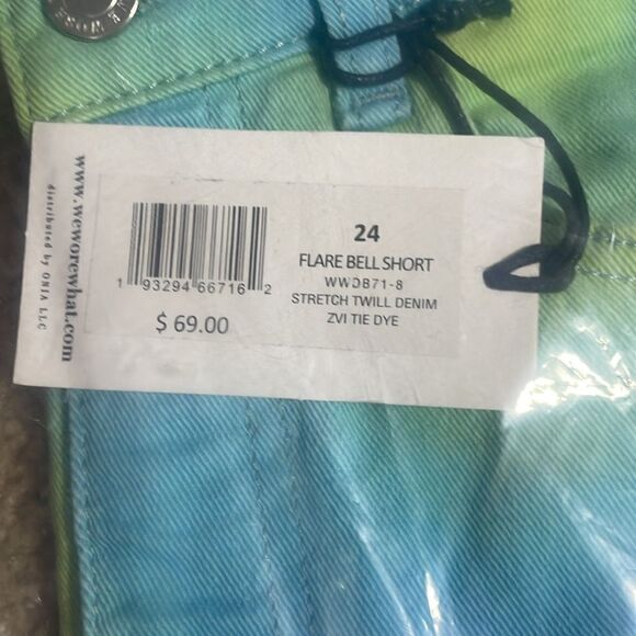 WEWOREWHAT Tie Dye Stretch Twill Denim Flare Bell Shorts Size 24 NWT/NIB - Picture 5 of 6